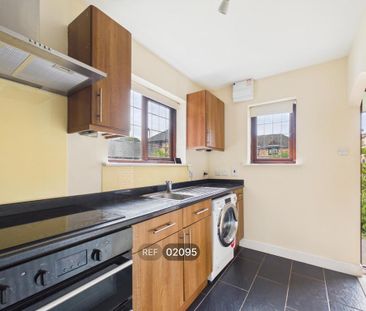 2 bedroom semi-detached house to rent - Photo 4