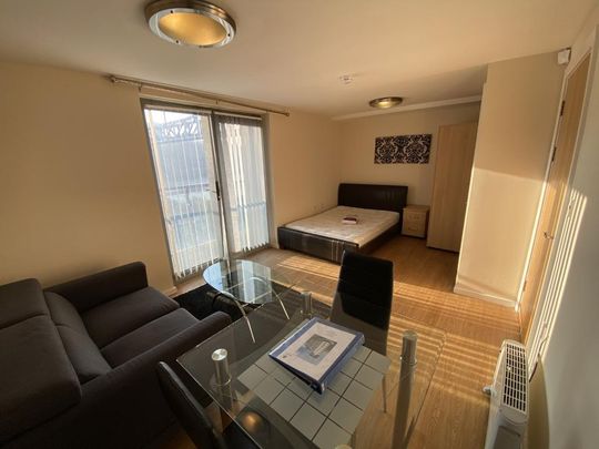 Studio to rent - Photo 1