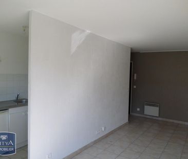 Location Appartement 2 pièces 48m² HENIN BEAUMONT 62110 - Photo 2