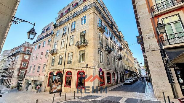 4 bedroom luxury Apartment for rent in Lisbon, Portugal - Photo 1