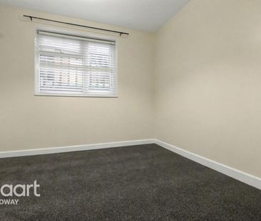 4 bedroom terraced house to rent - Photo 3