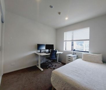 Fully Furnished 3 bedroom Modern Apartment - Photo 4