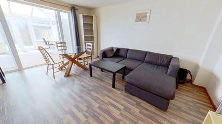 3 bedroom terraced house to rent - Photo 2