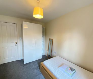 2 bedroom flat to rent - Photo 4