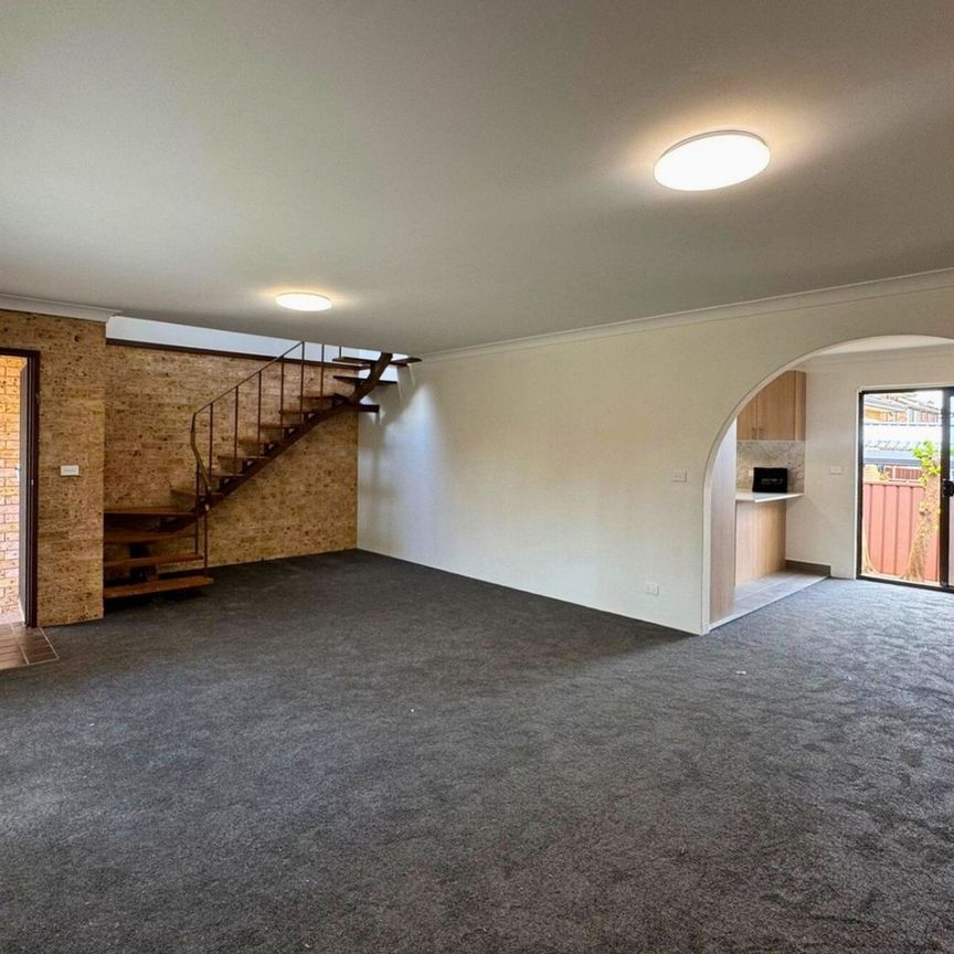 Spacious Newly Renovated 3 Bedroom Home&excl; - Photo 1