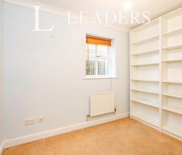 4 bedroom house to rent Bathurst Close, PO11 - Photo 6