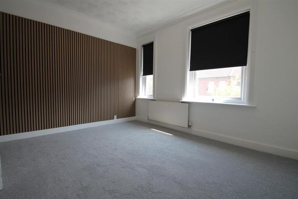 2 bedroom end of terrace house to rent - Photo 1