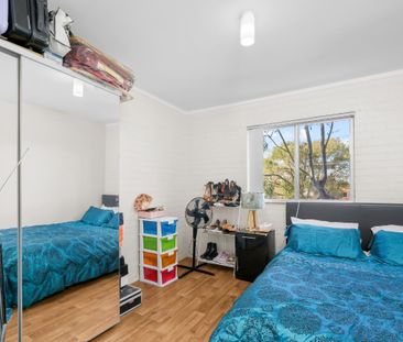 Charming 2-Bedroom, 1-Bathroom Unit for Rent - Photo 4