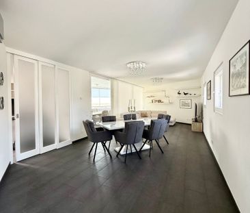 Recently built • Over 200 m² of private terraces • Jacuzzi • Panoramic view • 3 parking spaces - Photo 2