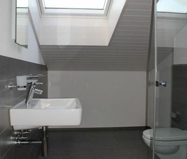 Einzigartige Dachwohnung mit Weitblick - Photo 3