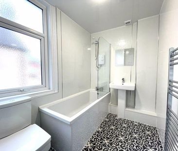 5 bedroom terraced house to rent - Photo 4