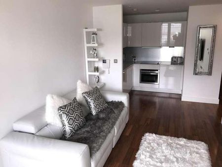 The Hayes, Cardiff, CF10 - Photo 2