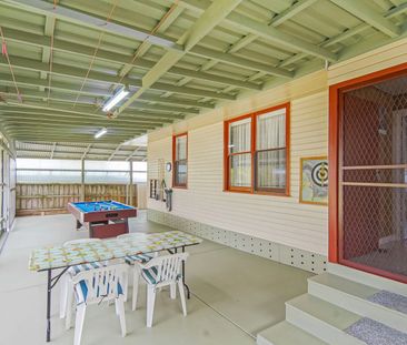 Hidden Paradise-COMFORTABLE AND CONVENIENT 3 BEDROOM HOME - Photo 6