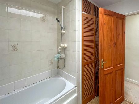 South Knighton Road, Stoneygate, Leicester, LE2 - Photo 2