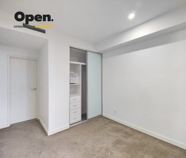 Modern Two Bedroom Apartment - Photo 3