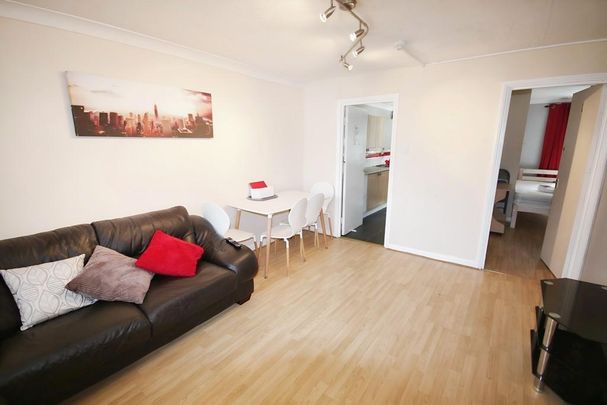 1 bedroom in a house share to rent - Photo 1