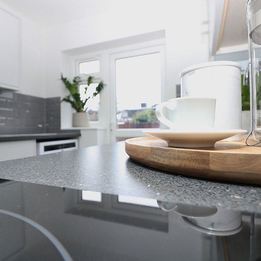 Room in a Shared House, Bloemfontein Road, W12 - Photo 1