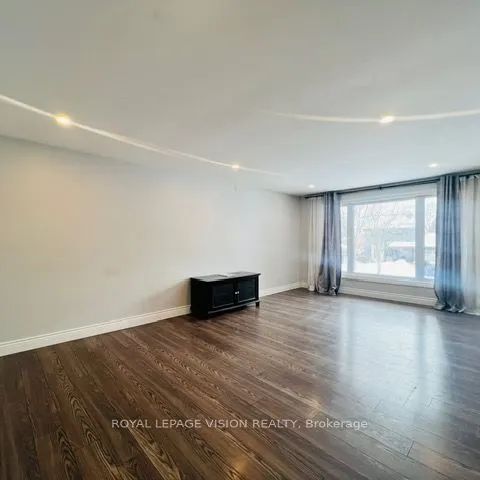 461 Paddington Crescent #Upper - Photo 1