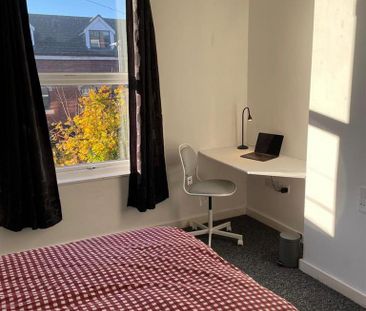 6 bedroom house to rent - Photo 1