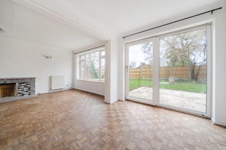 4 bedroom detached house to rent - Photo 3