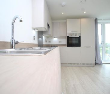 2 bedroom penthouse to rent - Photo 3