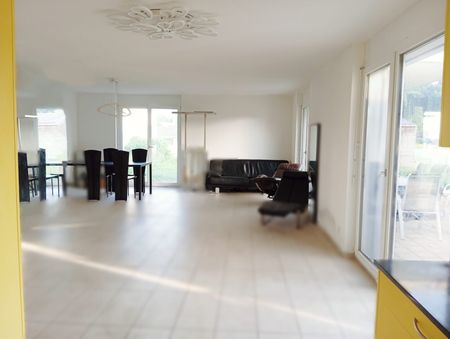 Modernes 5.5-Zimmer-Doppelhaus an ruhiger Lage in Schmitten FR - Foto 3