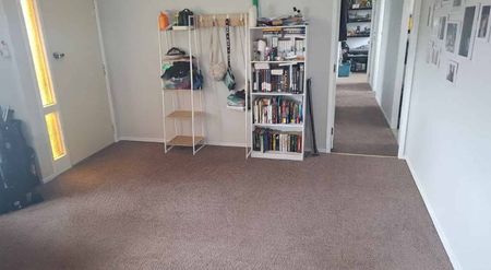 Bright, Easy Living in a Quiet Temple View Location - Photo 2