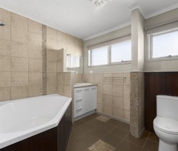Inviting 3 Bedroom Home – A Must-See! - Photo 6