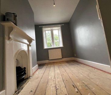 Spacious and Characterful Semi-Detached Rural Cottage: 3 Bedrooms 1... - Photo 5
