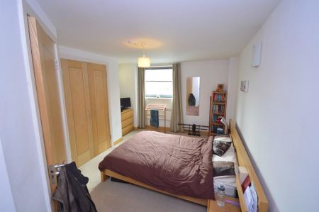 2 Bed Flat, Little Neville Street, LS1 - Photo 2