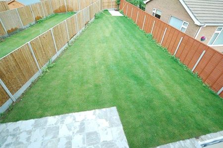 3 bedroom semi-detached house to rent - Photo 3