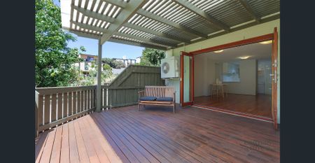 Riverside Townhouse Living – Serene, Stylish & Exceptionally Located - Photo 3