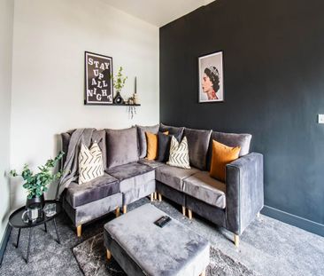 Highfield Avenue (Room 1), Wortley, Leeds - Photo 2