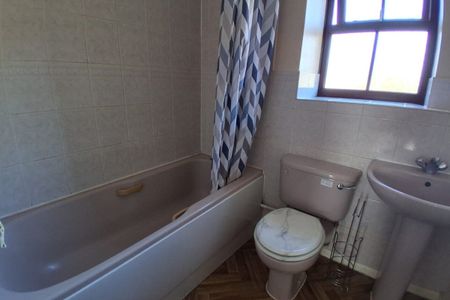 Elizabeth Court - Photo 5