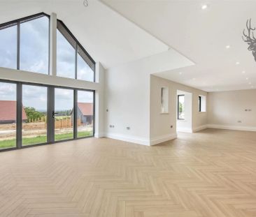 2 Bedroom Barn Conversion - Photo 4