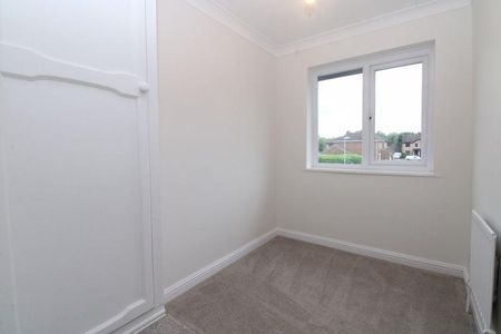 3 bedroom detached house to rent - Photo 4