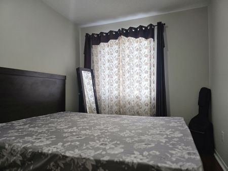 For Lease - 276 Pressed Brick Drive, Brampton, Ontario - Photo 4