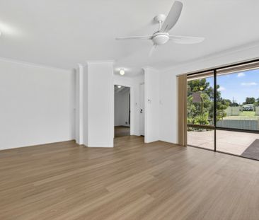 Modern Comfort and Space Opposite the Park. - Photo 3