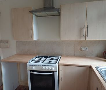 2 Bed Terraced House, Compton Crescent, LS9 - Photo 2