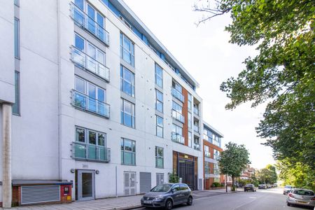 Room in a Shared Flat, Corrigan Court, W5 - Photo 2
