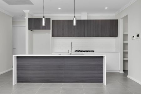 Comfortable Family Home - Photo 3