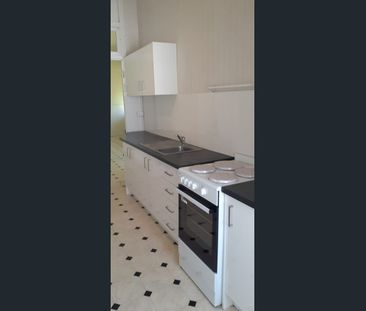 Sandgate beach flat - Photo 2