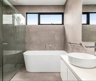 8B Valdemar Court, Brighton East VIC 3187 - Townhouse For Rent | Do... - Photo 4