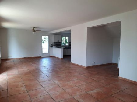 Location Maison 6 pièces 135m² ST GENIES DE MALGOIRES 30190 - Photo 2