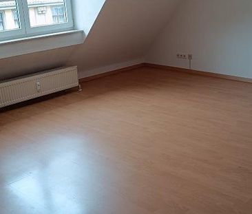 Dachgeschosswohnung in Zwickau (Mitte-Nord) - Photo 1