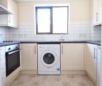 1 bed Apartment - To Let - Photo 5