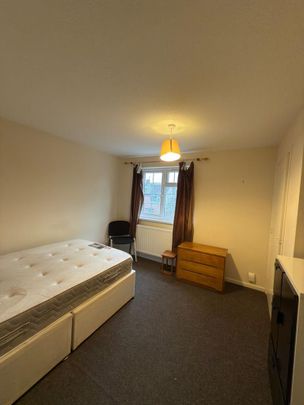 6 bedroom terraced house to rent - Photo 1