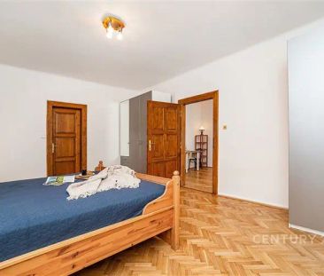Pronájem světlého bytu 2+1 s lodžií na prestižní adrese v Karlíně - Фото 1