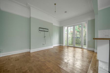 Long Oaks Ave, Swansea, SA2 - Photo 2