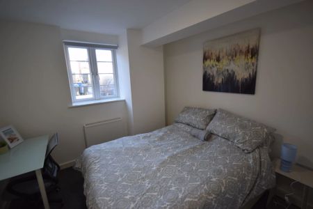 To Rent Seamoor Lane, Westbourne, Bournemouth, BH4 £3,150 pcm Tenancy Info - Photo 4